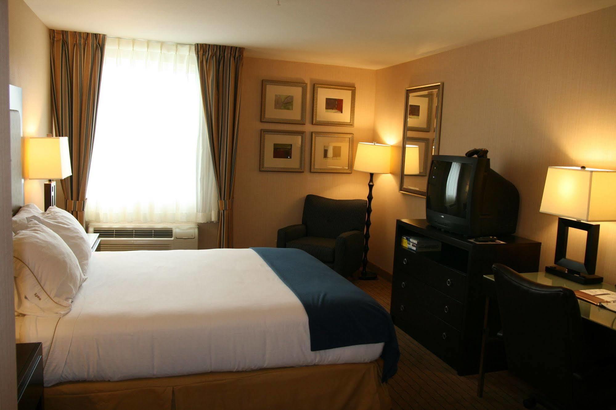 Holiday Inn Express Seattle - Sea-Tac Airport By Ihg SeaTac Buitenkant foto